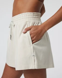 Halo Boxy Short