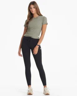 Pose Fitted Tee
