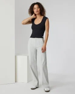 Sleeveless Cove V Neck
