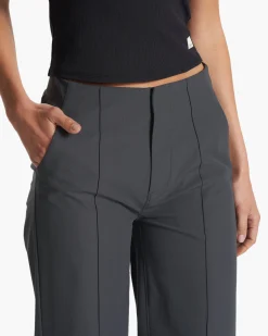 Womens Meta Wideleg