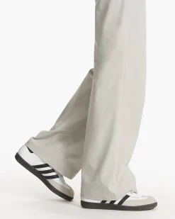 Womens Meta Wideleg